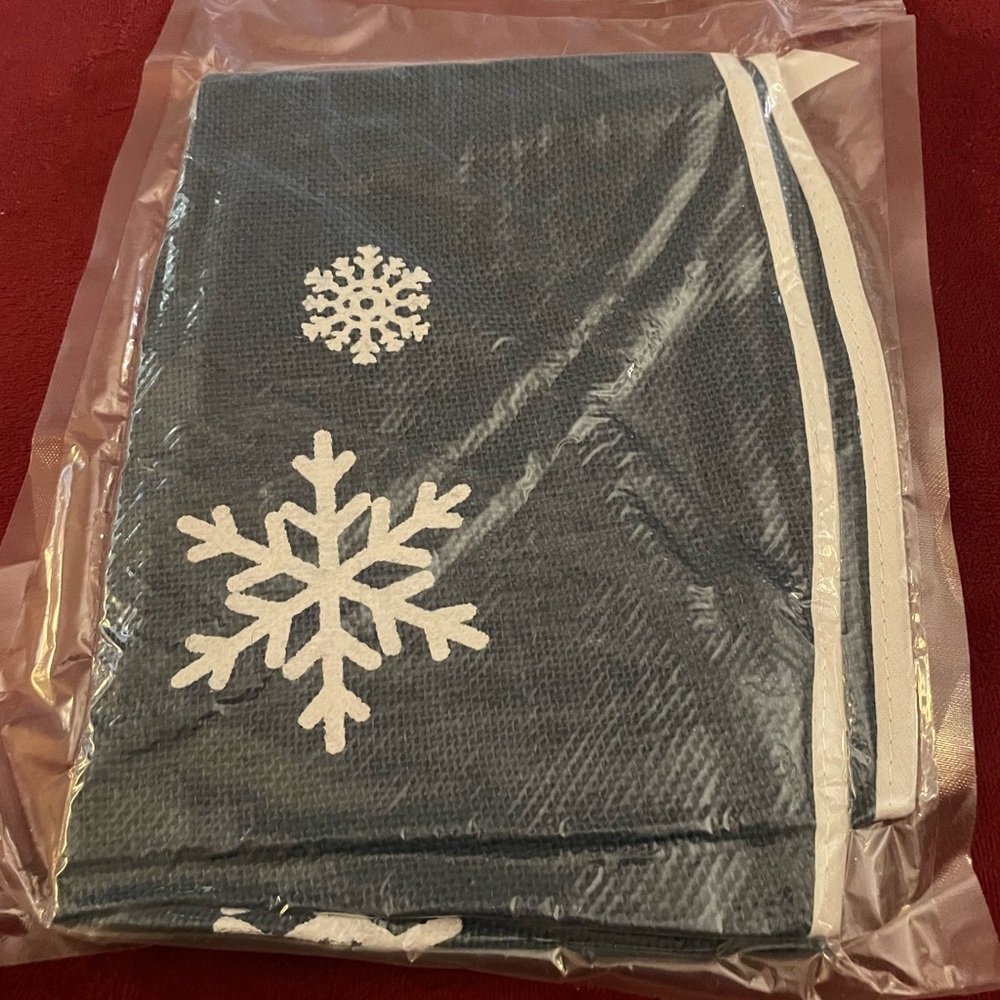 Christmas Tree Skirt 29” NWT